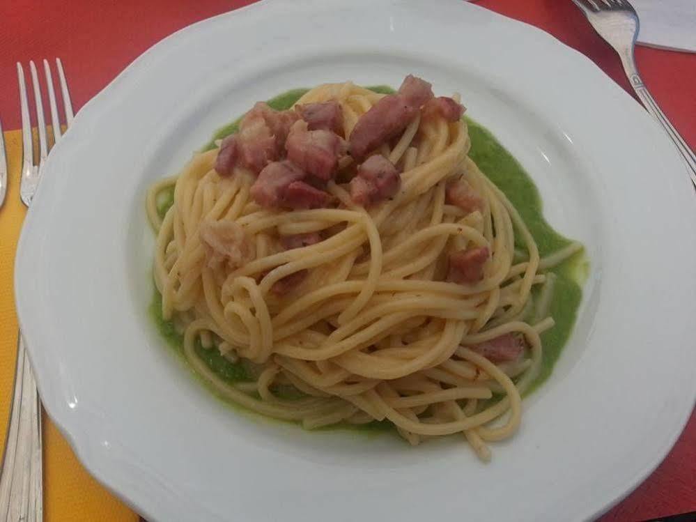 Agriturismo Il Casale Delle Ginestre فيوميتشينو المظهر الخارجي الصورة