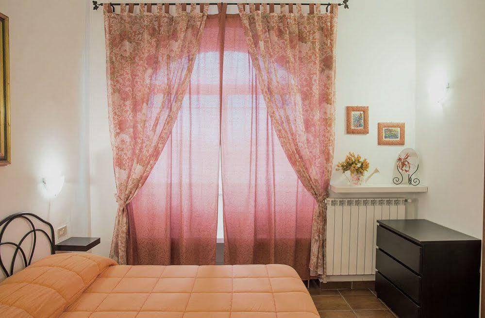 Agriturismo Il Casale Delle Ginestre فيوميتشينو المظهر الخارجي الصورة